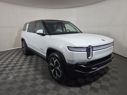 Used 2024 Rivian R1S Adventure AWD/4WD image 7