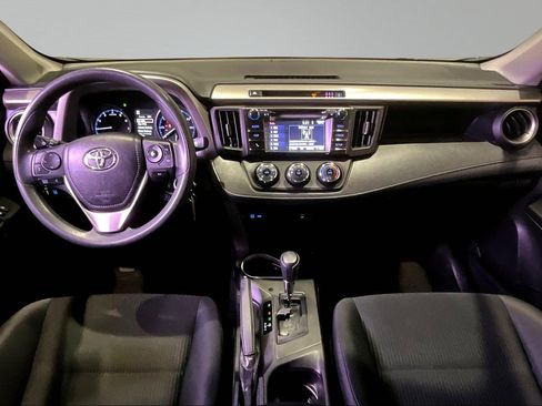 Used 2017 Toyota RAV4 LE AWD/4WD image 8