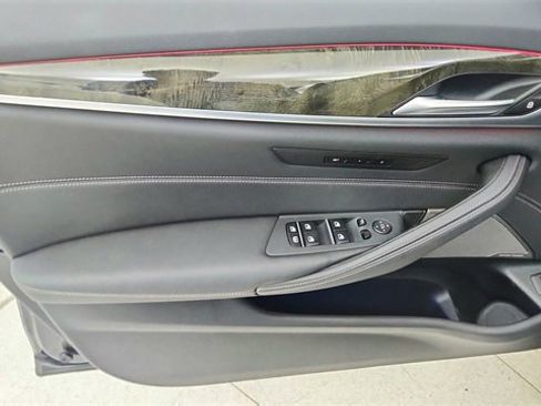 Used 2022 BMW 540i xDrive w/ Executive Package image 36