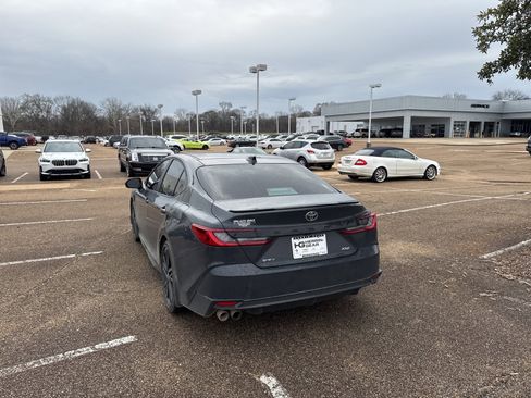 Used 2025 Toyota Camry XSE image 9