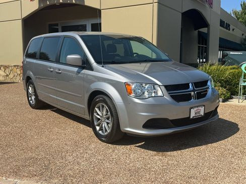 Used 2016 Dodge Grand Caravan SE FWD image 6