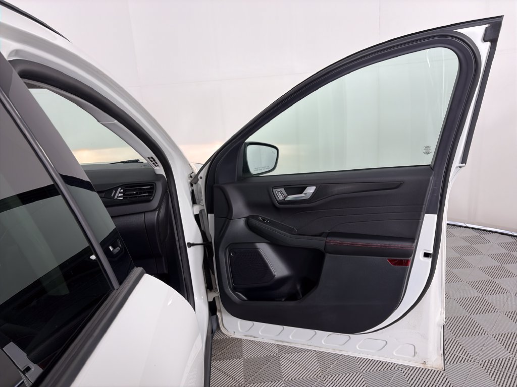 Used 2022 Ford Escape SEL w/ SEL Stealth AWD Package image 30