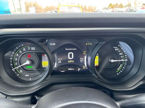 Used 2025 Jeep Wrangler Sahara w/ Safety Group image 20