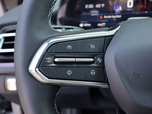 New 2026 Chevrolet Traverse Z71 w/ Enhanced Driving Package AWD/4WD image 18