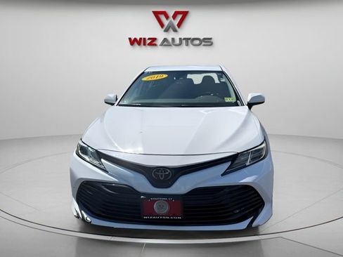 Used 2019 Toyota Camry LE FWD image 7