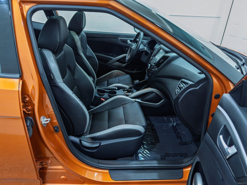 Used 2016 Hyundai Veloster Turbo w/ Option Group 04 FWD image 19