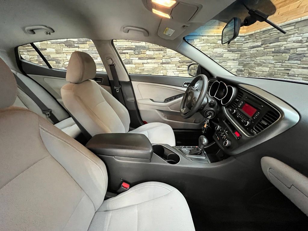 Used 2015 Kia Optima LX FWD image 30
