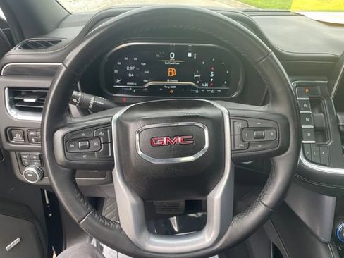Used 2023 GMC Yukon SLT AWD/4WD image 13