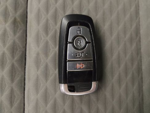 Used 2022 Ford Escape SE w/ Convenience Package FWD image 32