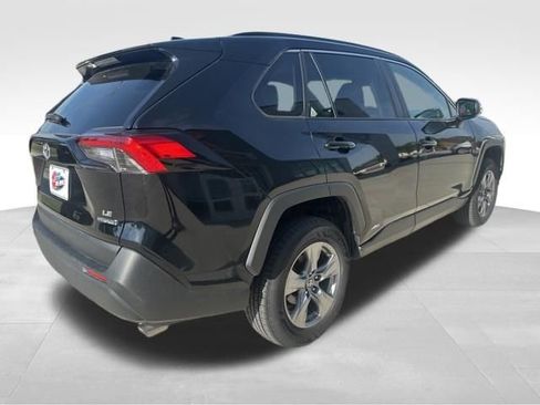 Used 2023 Toyota RAV4 LE AWD/4WD image 6