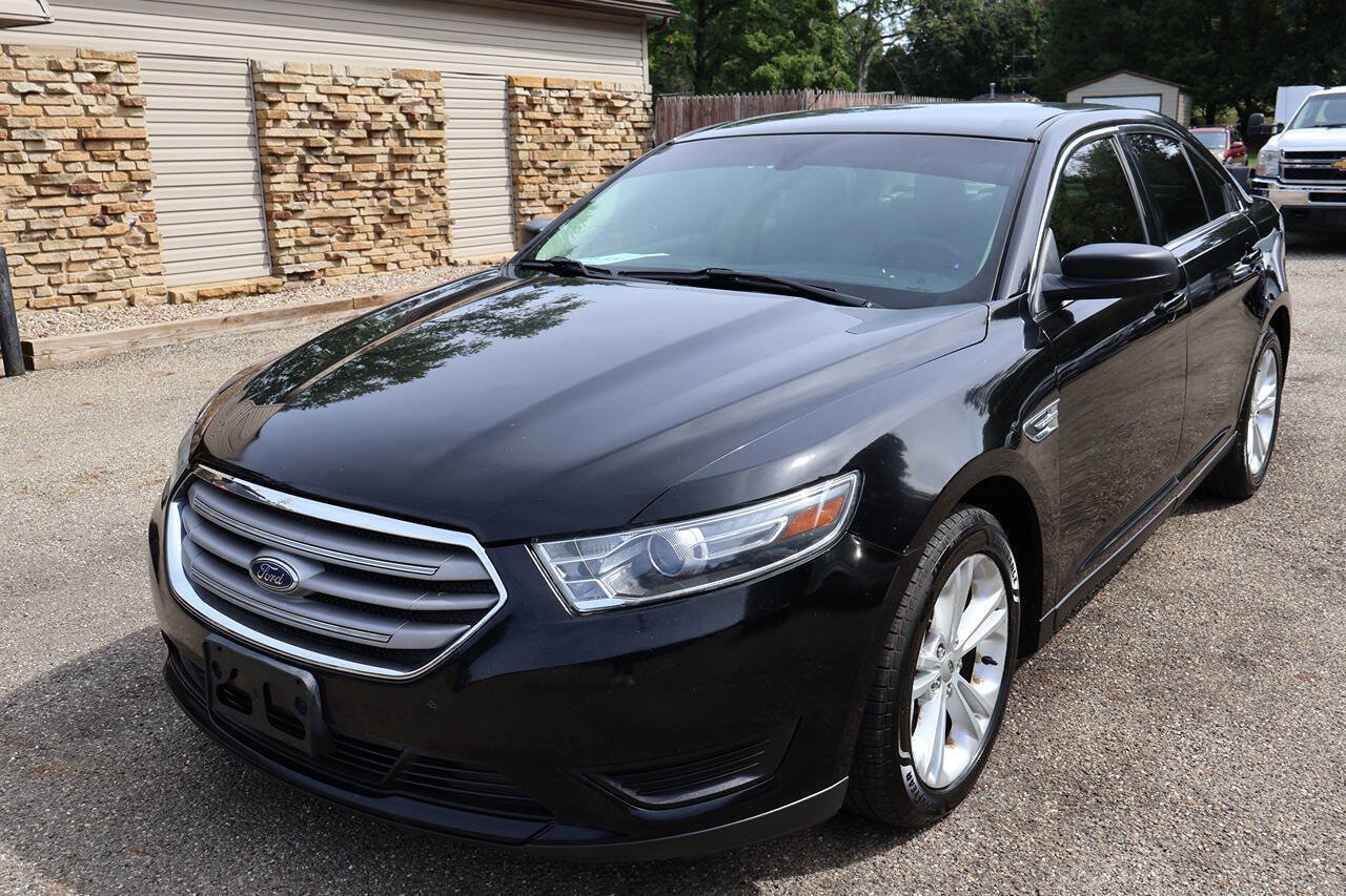 Used 2016 Ford Taurus SE FWD image 3