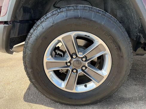 Used 2021 Jeep Wrangler Unlimited Sahara image 12