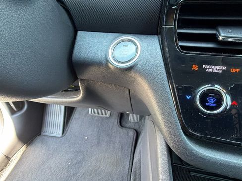 Used 2020 Hyundai Ioniq Limited FWD image 17