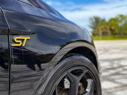 Used 2017 Ford Focus ST image 11