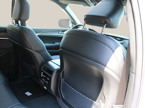 New 2026 Jeep Grand Cherokee Altitude RWD image 19