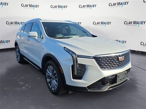 Used 2024 Cadillac XT4 Premium Luxury image 7