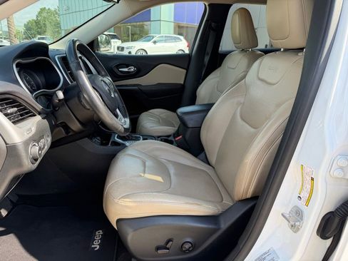 Used 2015 Jeep Cherokee Limited w/ Luxury Group FWD image 8
