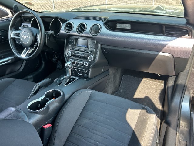Used 2016 Ford Mustang Coupe RWD image 26