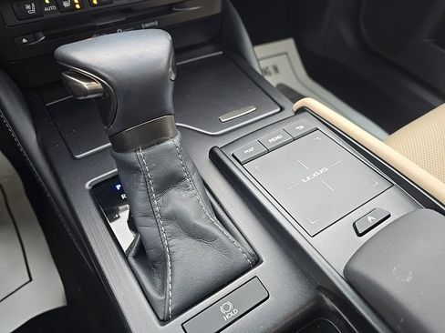 Used 2019 Lexus ES 350 Luxury image 23