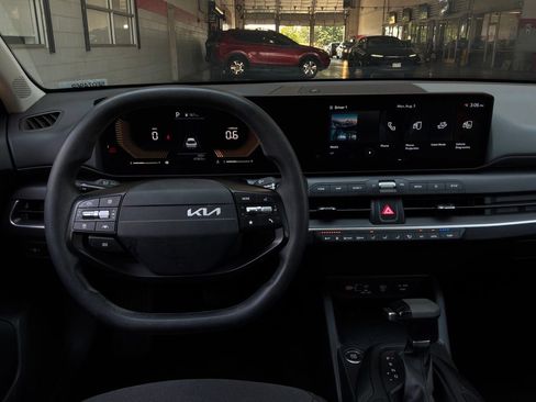 Used 2025 Kia K4 FWD image 12