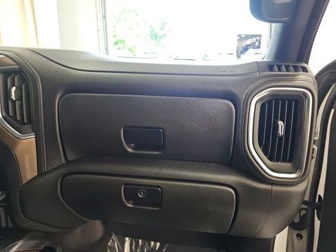 Used 2022 Chevrolet Silverado 1500 High Country w/ Z71 Off-Road Package AWD/4WD image 39