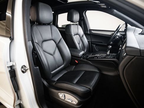 Used 2019 Porsche Macan S AWD/4WD image 29