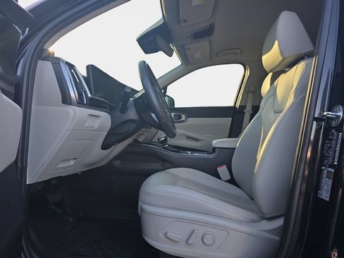 Used 2024 Kia Sorento S AWD/4WD image 12