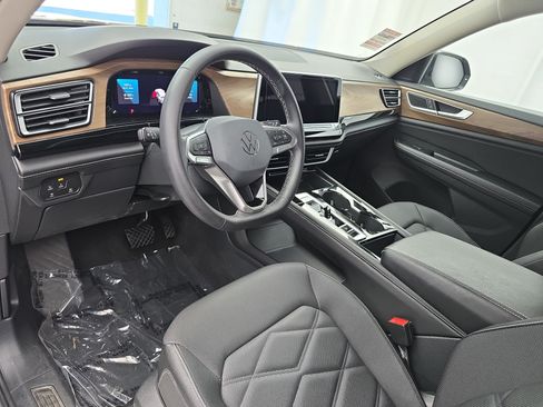 Certified 2024 Volkswagen Atlas SE AWD/4WD image 17