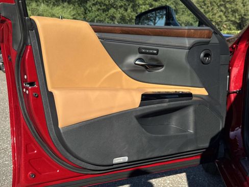 New 2025 Lexus ES 350 w/ Premium Package image 17