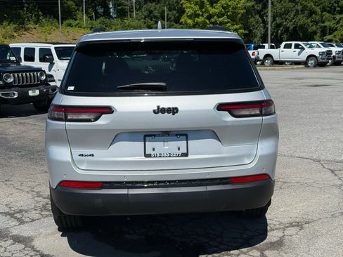 New 2025 Jeep Grand Cherokee L Altitude image 19