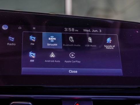 Used 2025 Hyundai Elantra Limited FWD image 33