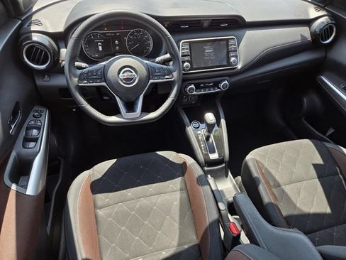 Used 2019 Nissan Kicks SR FWD image 16