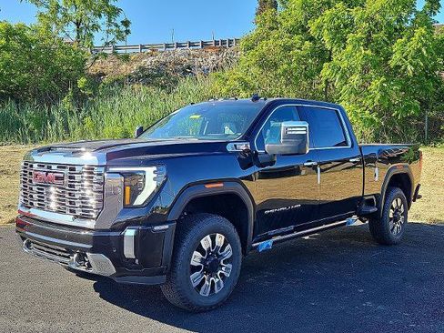New 2026 GMC Sierra 2500 Denali w/ Denali Reserve Package AWD/4WD image 3