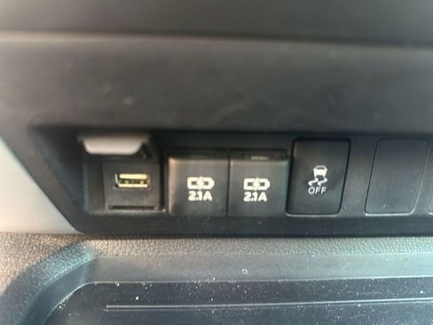 Used 2021 Toyota Tundra SR5 w/ SR5 Upgrade Package image 9