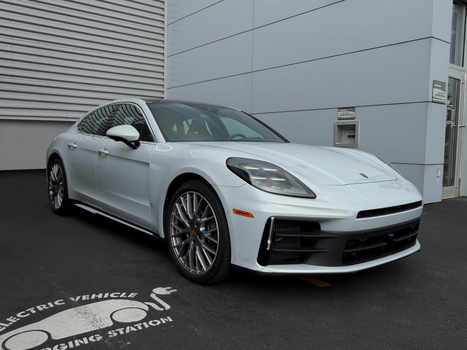 Certified 2025 Porsche Panamera 4 AWD/4WD image 7