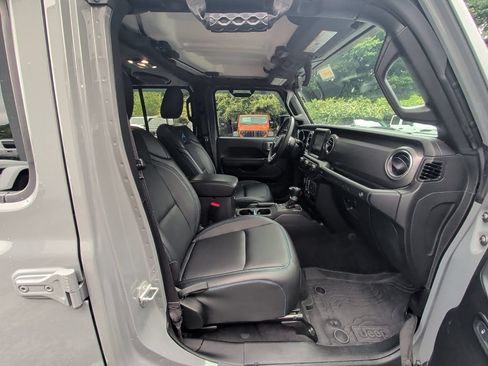 Used 2023 Jeep Wrangler Unlimited Rubicon 4xe AWD/4WD image 16