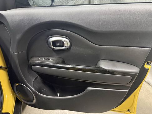 Used 2014 Kia Soul ! w/ Sun & Sound Package FWD image 12