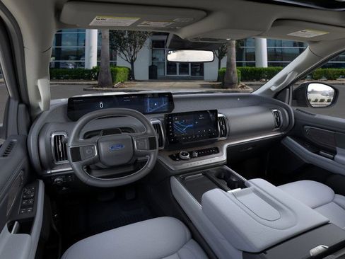 New 2026 Ford Expedition Platinum w/ Platinum Ultimate Package image 10