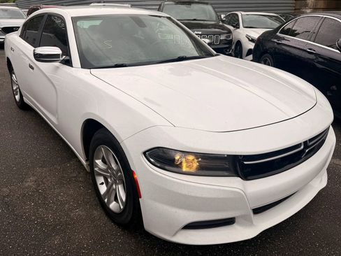 Used 2016 Dodge Charger SE w/ Popular Equipment Group RWD image 3