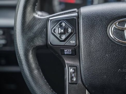 Used 2016 Toyota 4Runner Trail Premium AWD/4WD image 28