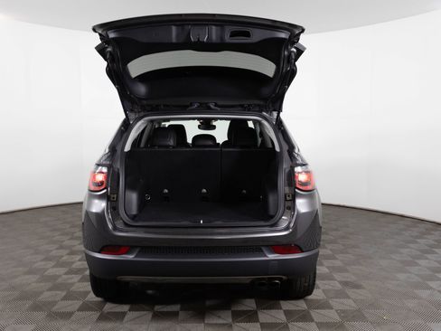 Used 2022 Jeep Compass Limited image 30