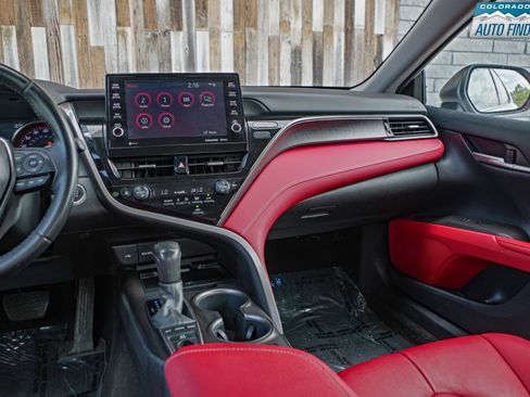 Used 2022 Toyota Camry XSE FWD image 18