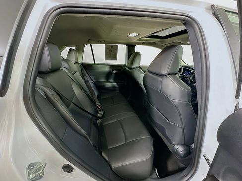 Used 2023 Toyota Corolla Cross XLE image 30