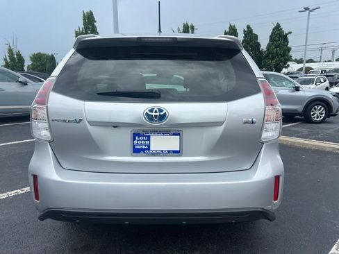 Used 2017 Toyota Prius V Five w/ Advanced Technology Package FWD image 7