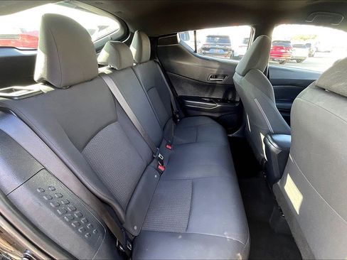 Used 2018 Toyota C-HR XLE image 13