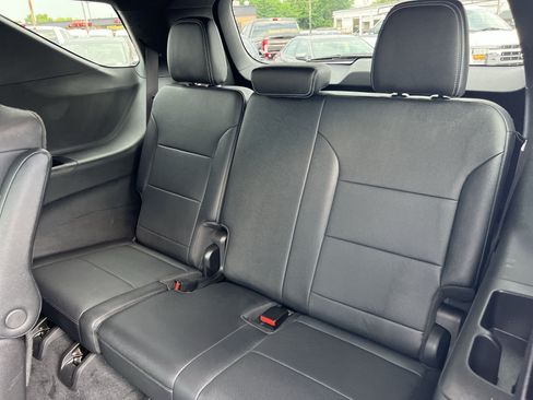 Used 2025 Chevrolet Traverse LT AWD/4WD image 25