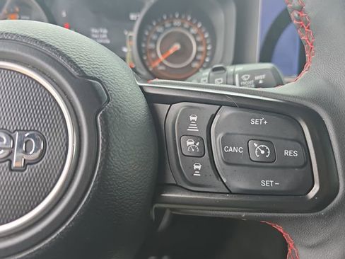 Used 2024 Jeep Wrangler Unlimited Rubicon image 17