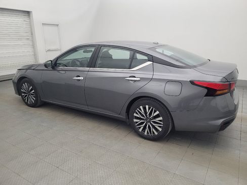 Used 2024 Nissan Altima 2.5 SV image 3