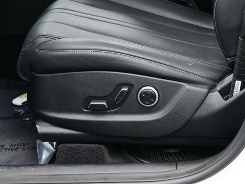 Certified 2025 Genesis GV80 2.5T Advanced image 12