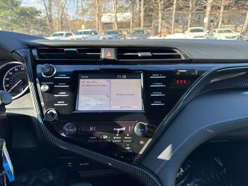 Certified 2018 Toyota Camry SE image 15
